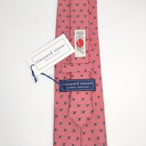 NWT Vineyard Vines Martha's Vineyard Silk Tie - Picture 8 of 11